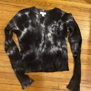Ivy & Main black tie dye, Long sleeve crop top